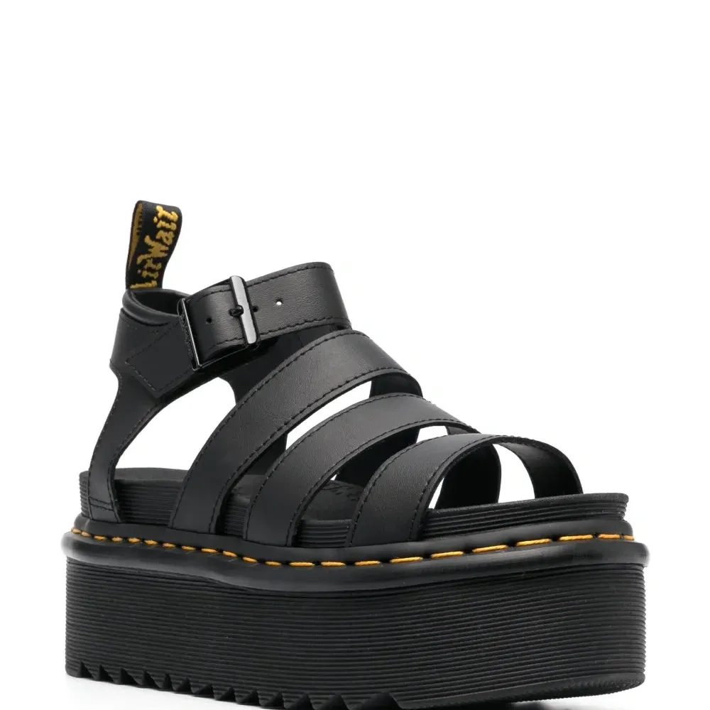 Сандалии на платформе