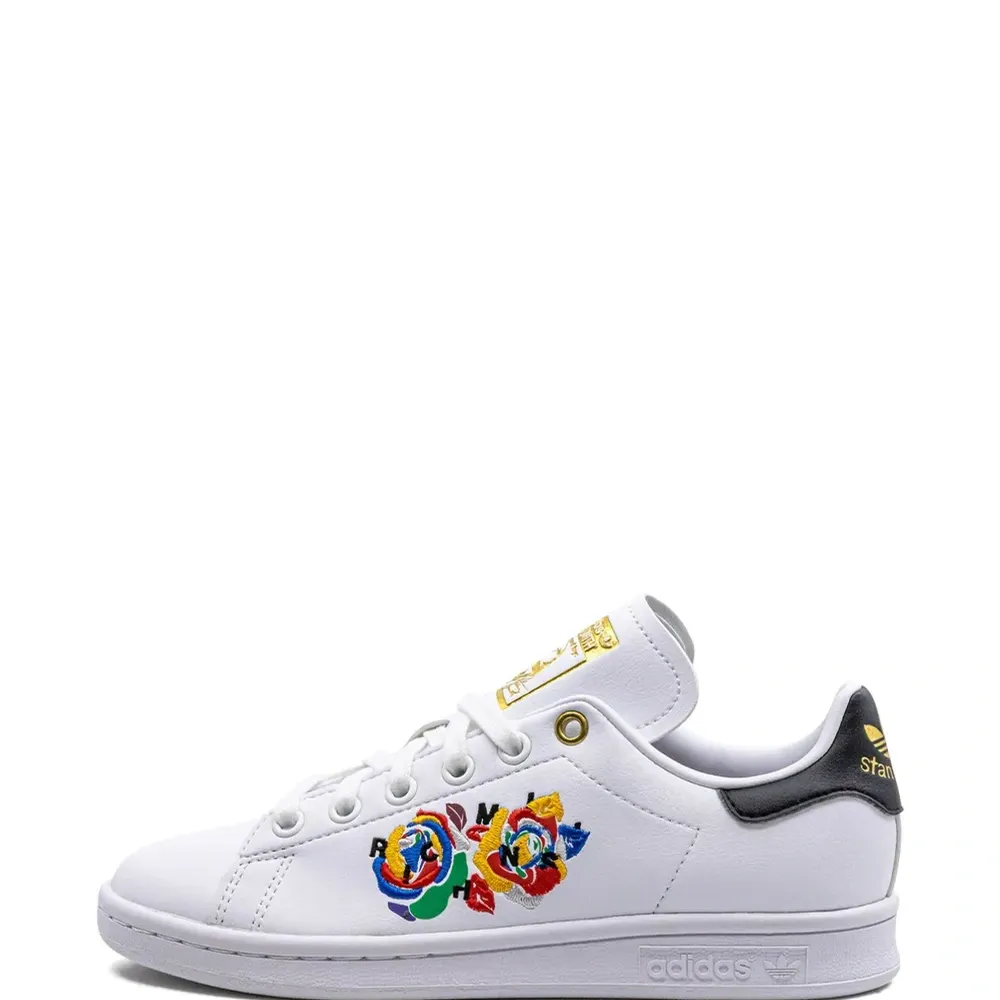 Кроссовки Stan Smith из коллаборации с Rich Mnisi