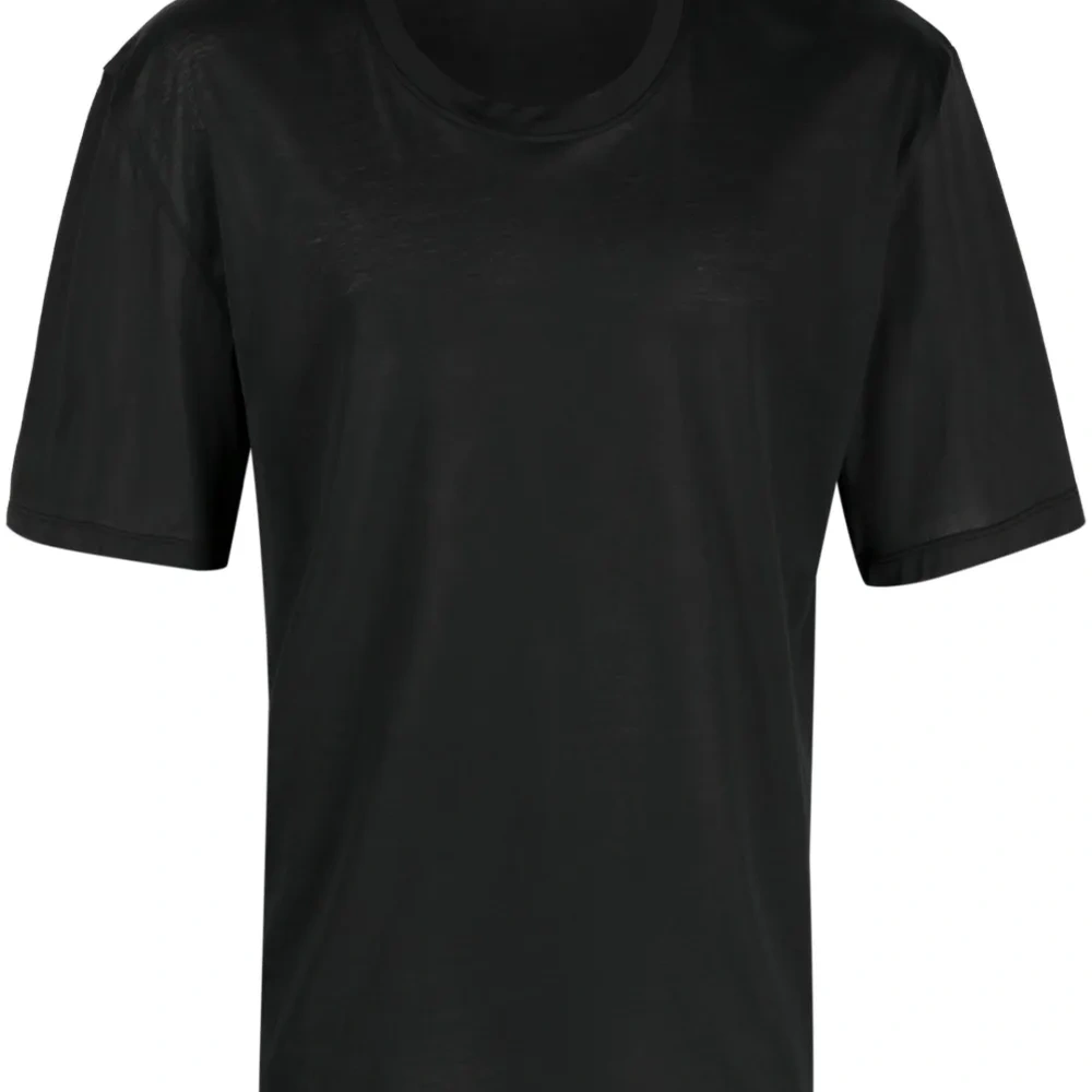 Футболка с круглым вырезом