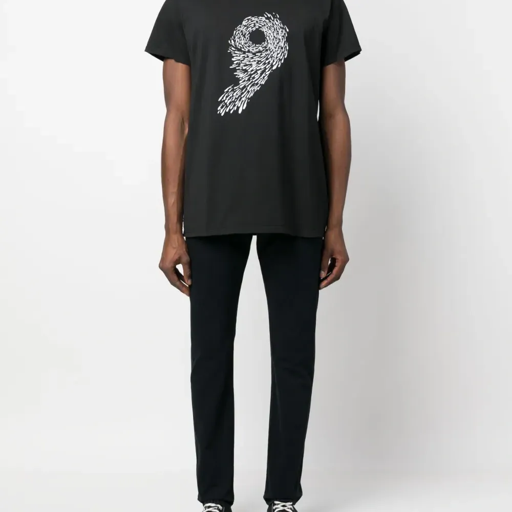 Футболка с графичным принтом