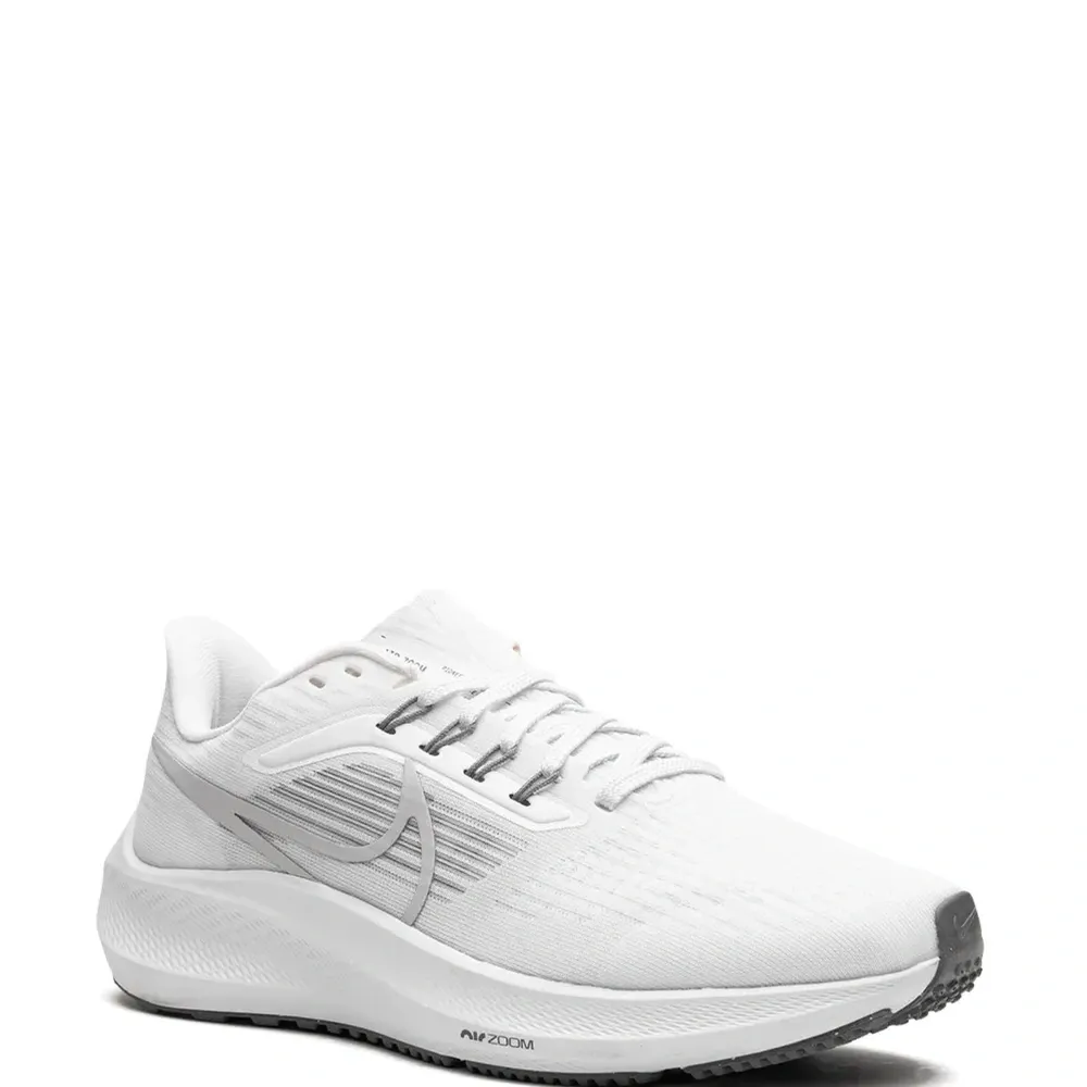 Кроссовки Pegasus 39