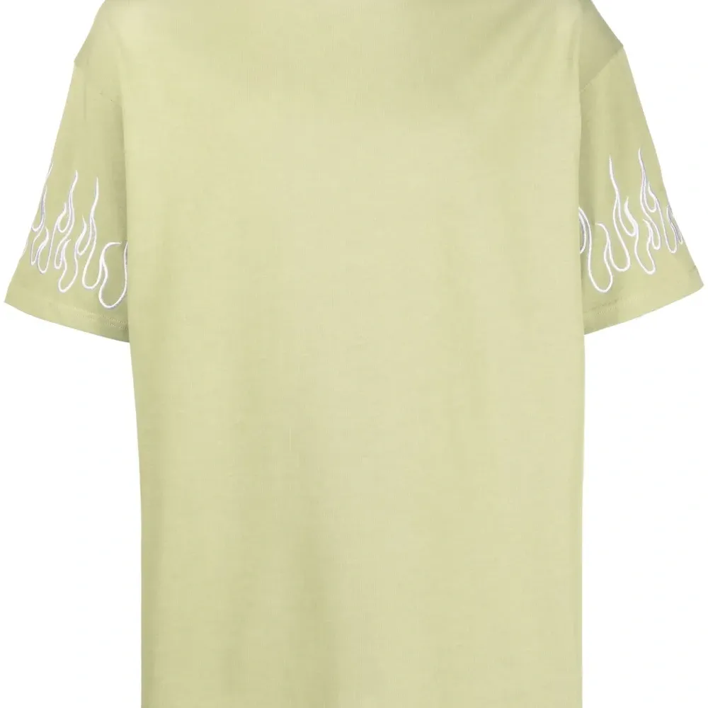 Футболка с вышивкой