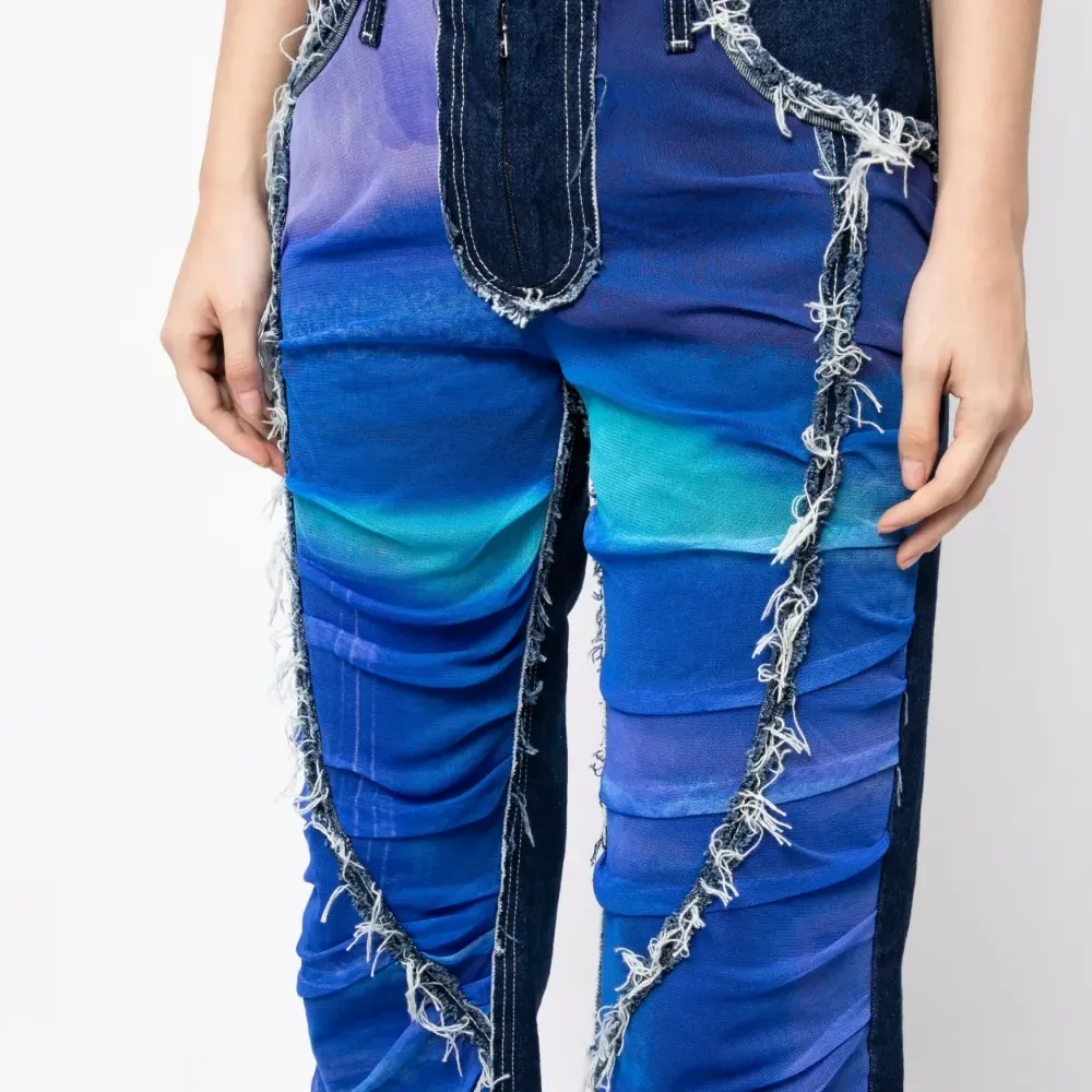 Прямые джинсы с нашивкой-логотипом