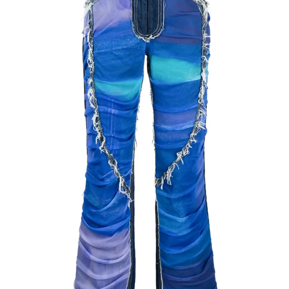 Прямые джинсы с нашивкой-логотипом