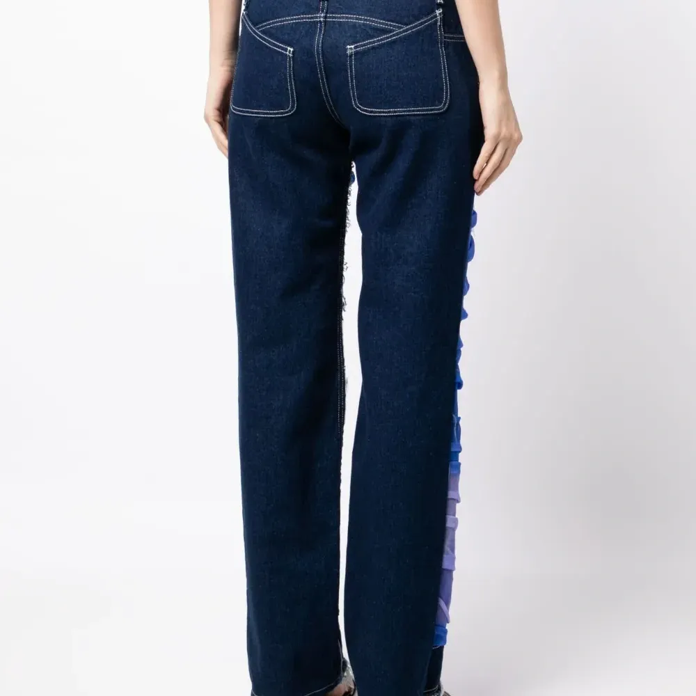 Прямые джинсы с нашивкой-логотипом