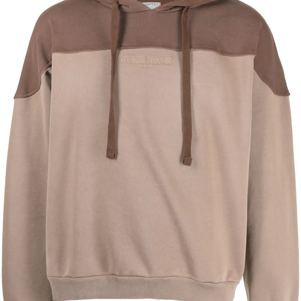 Худи с вышитым логотипом