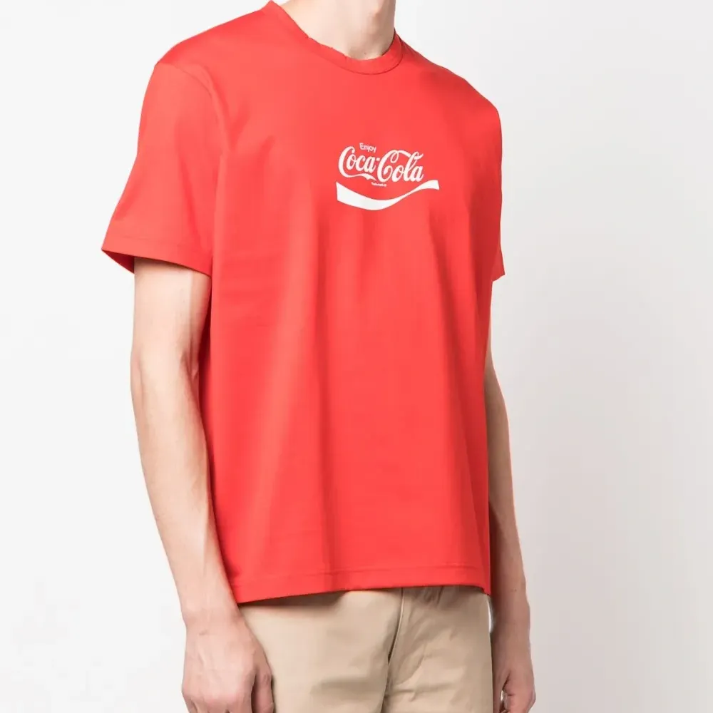 футболка из коллаборации с Coca-Cola