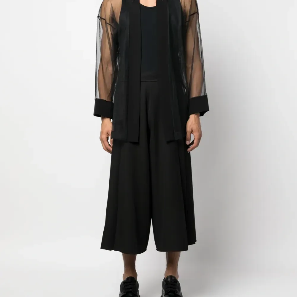 Укороченные брюки широкого кроя