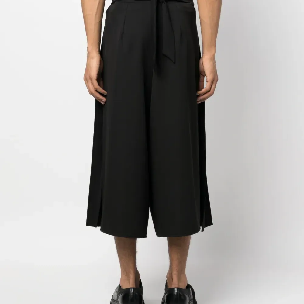 Укороченные брюки широкого кроя