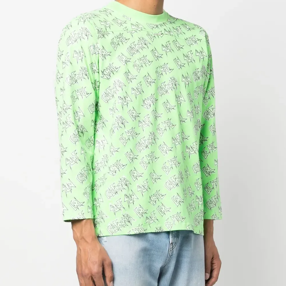 Футболка с длинными рукавами и логотипом