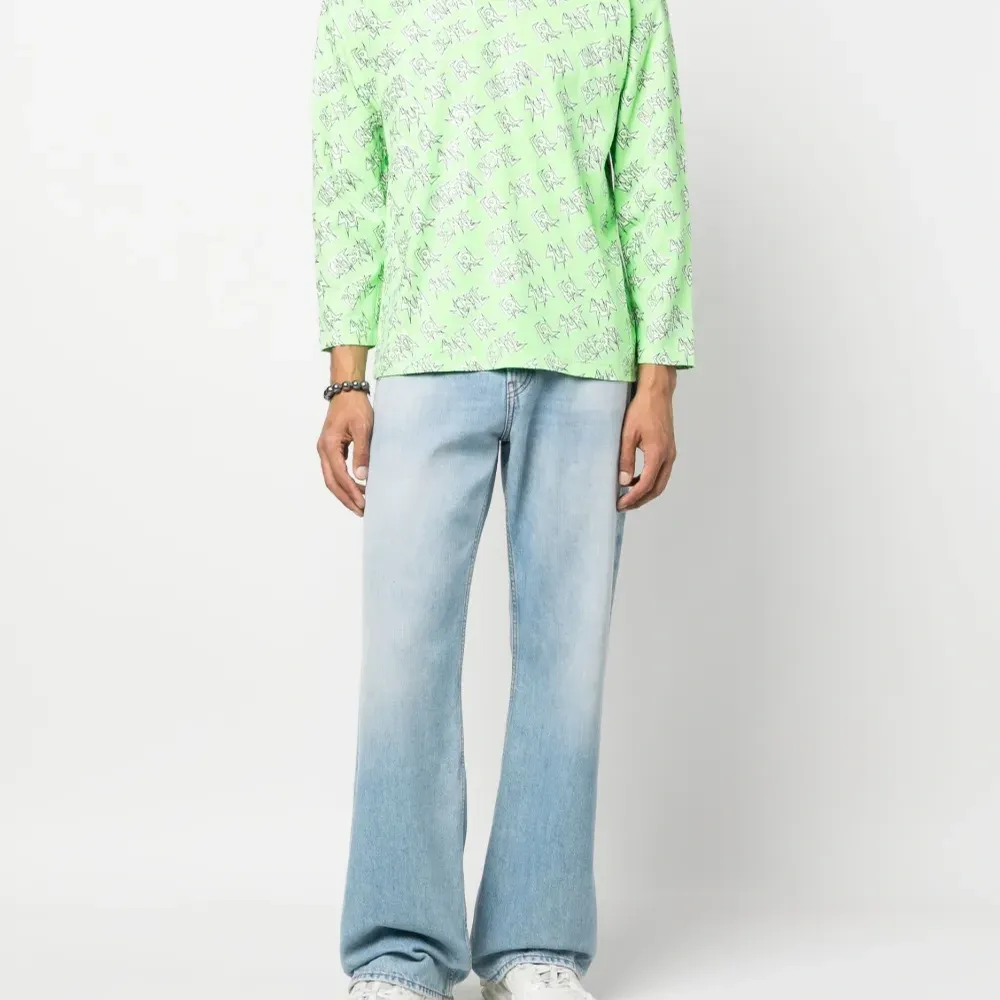 Футболка с длинными рукавами и логотипом