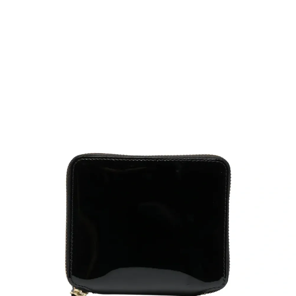 Лакированный кошелек с принтом