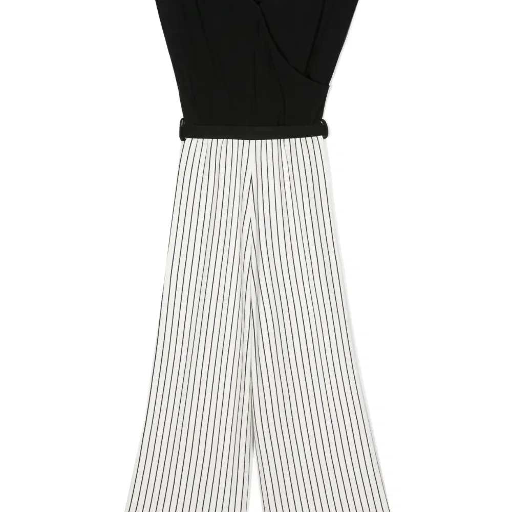 Полосатый комбинезон широкого кроя с поясом