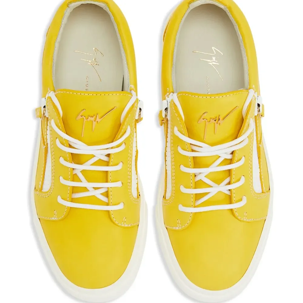 Кроссовки Gail