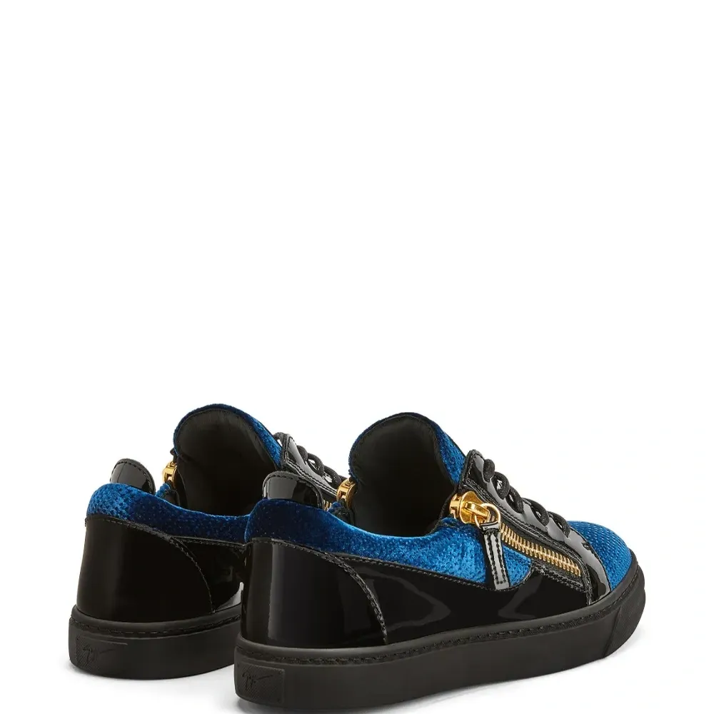 Кроссовки Gail