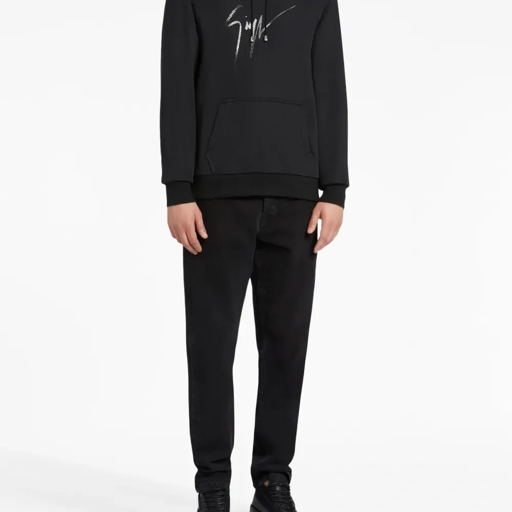 худи с логотипом