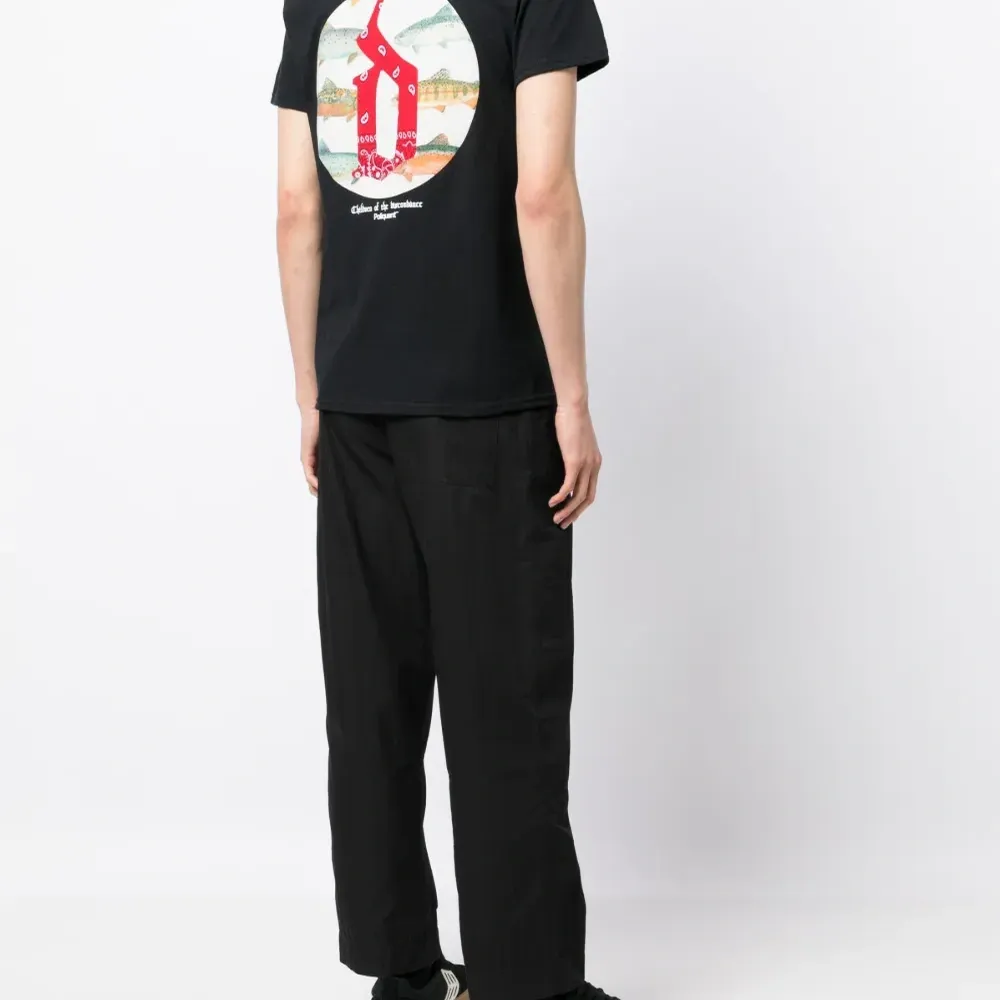 Футболка с графичным принтом