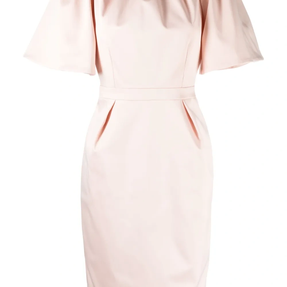 Платье с объемными рукавами