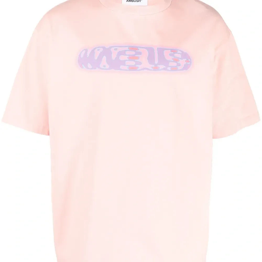 Футболка с логотипом