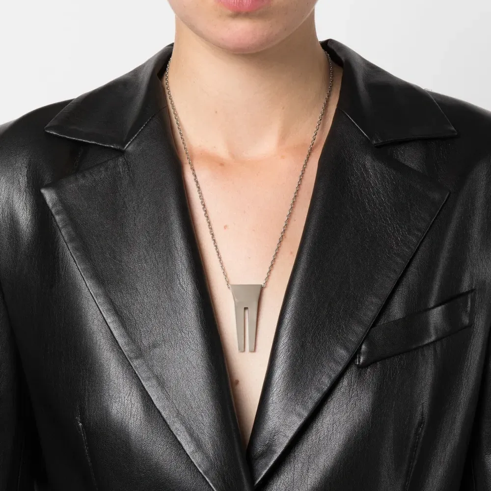 колье с подвеской