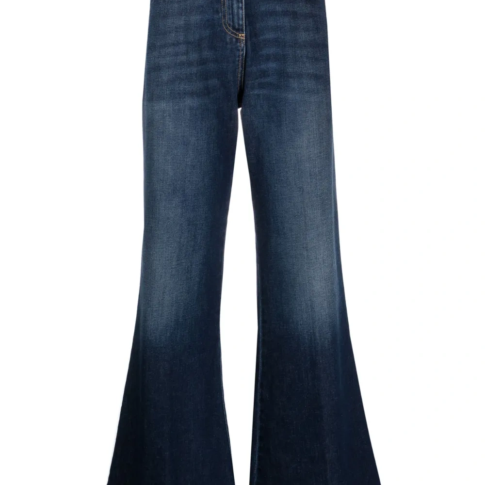 Расклешенные джинсы с завышенной талией