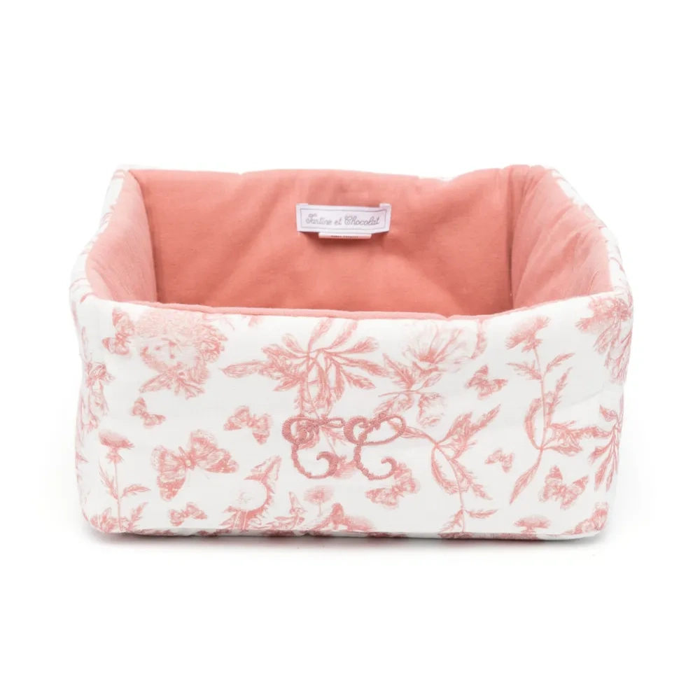 Корзина с вышитым логотипом и графичным принтом