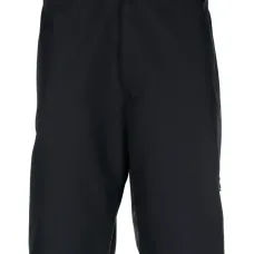 Шорты-бермуды с нашивкой-логотипом