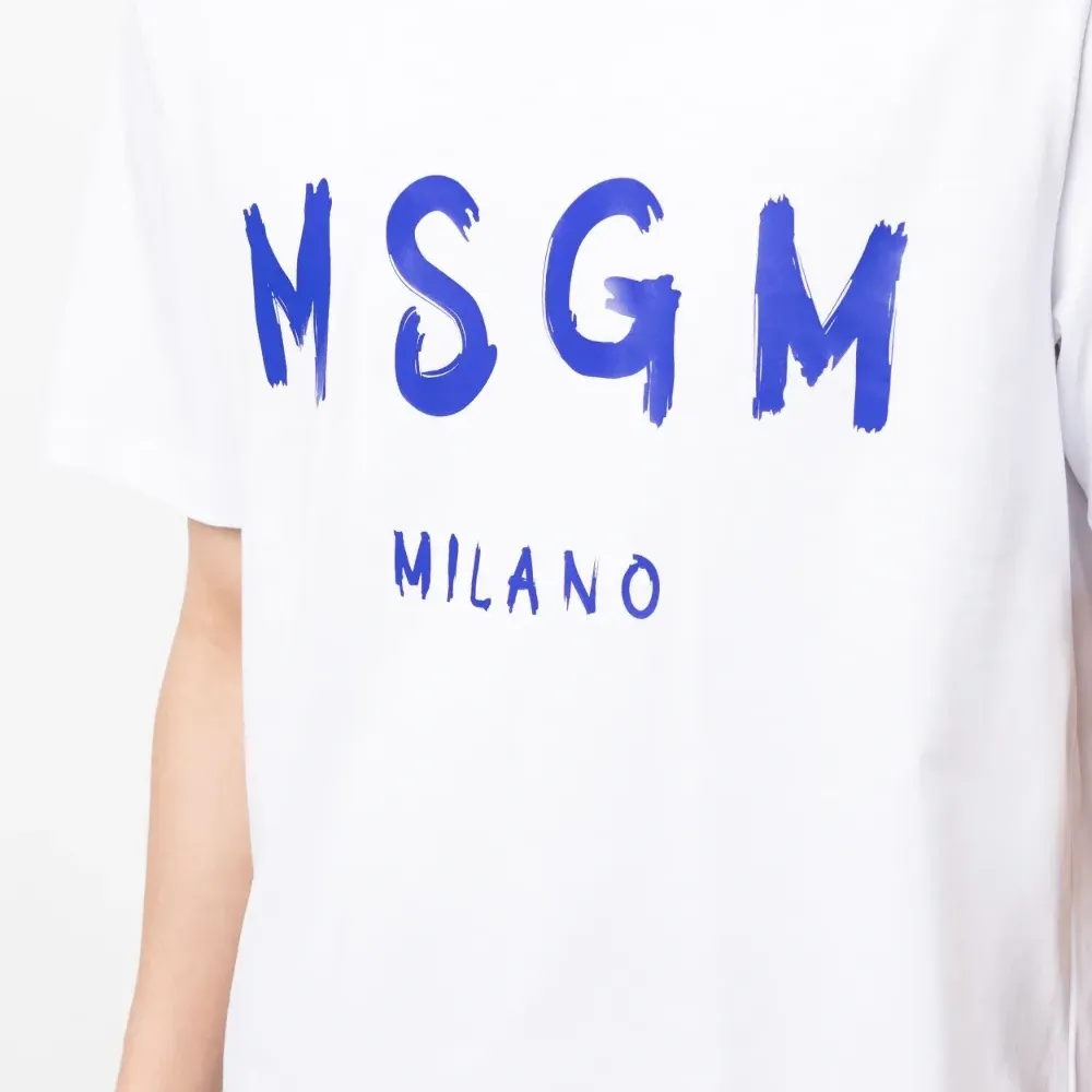 Футболка с логотипом