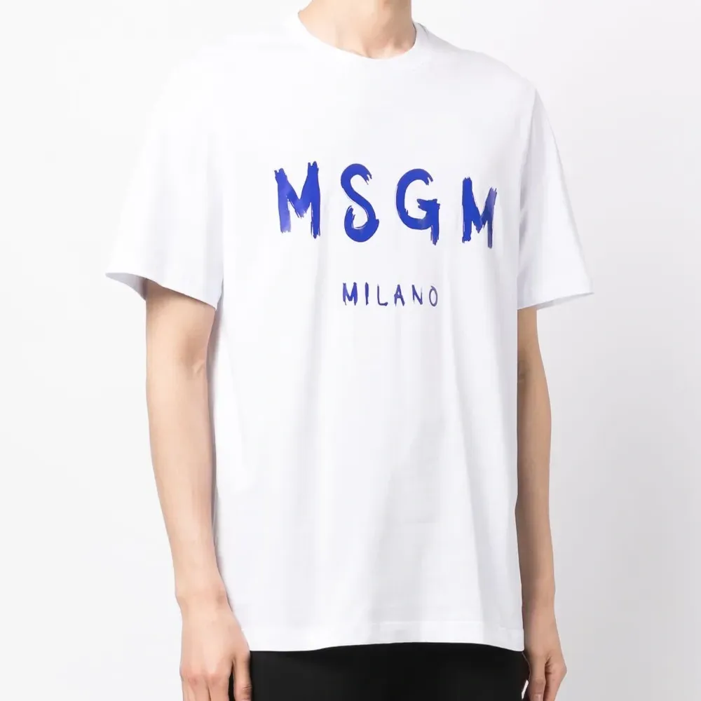 Футболка с логотипом