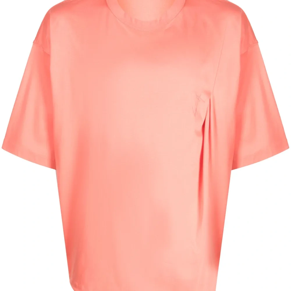 Футболка с вышитым логотипом