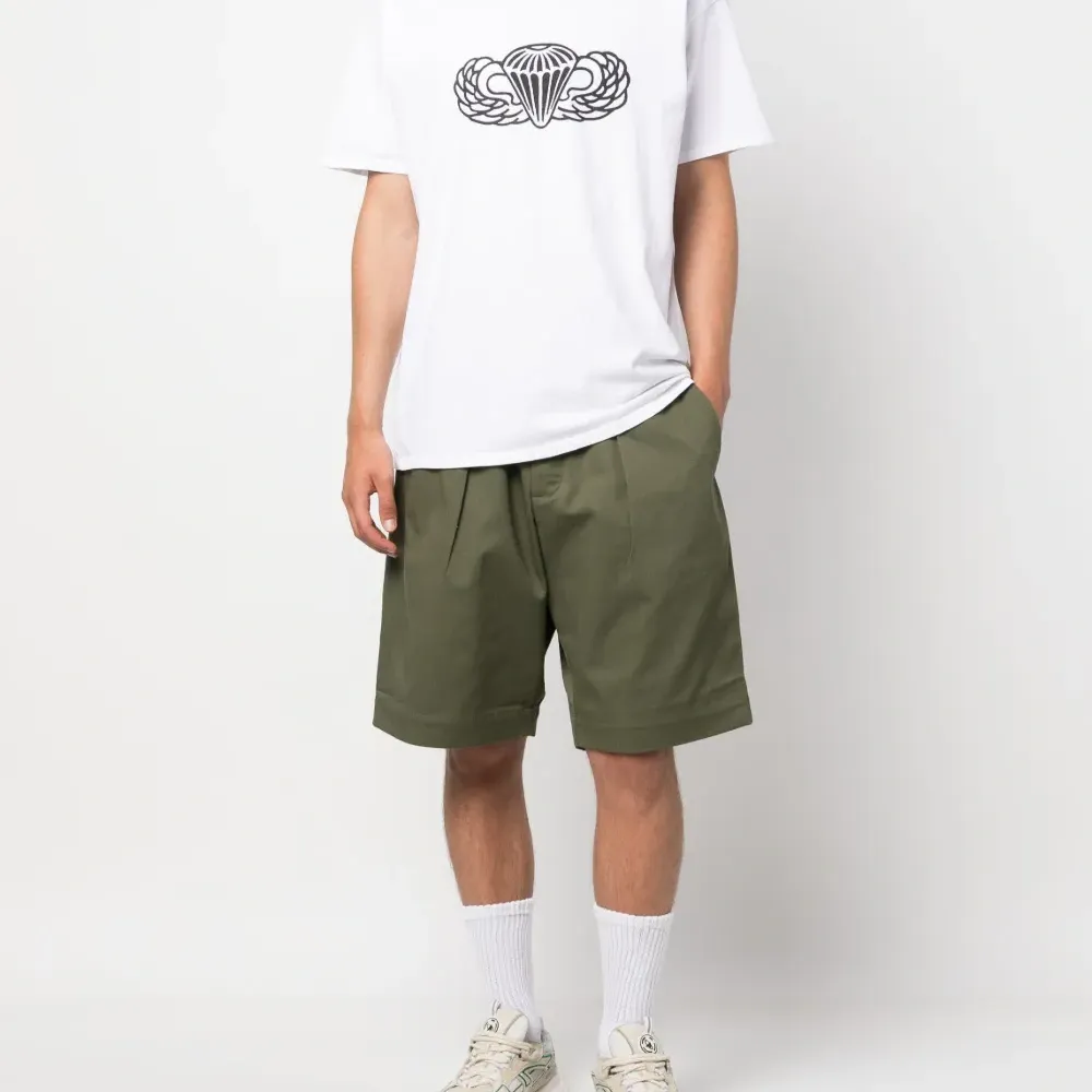 Футболка с графичным принтом