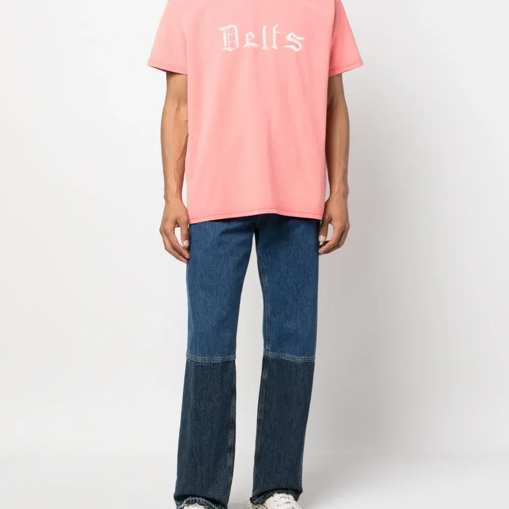 Футболка с графичным принтом