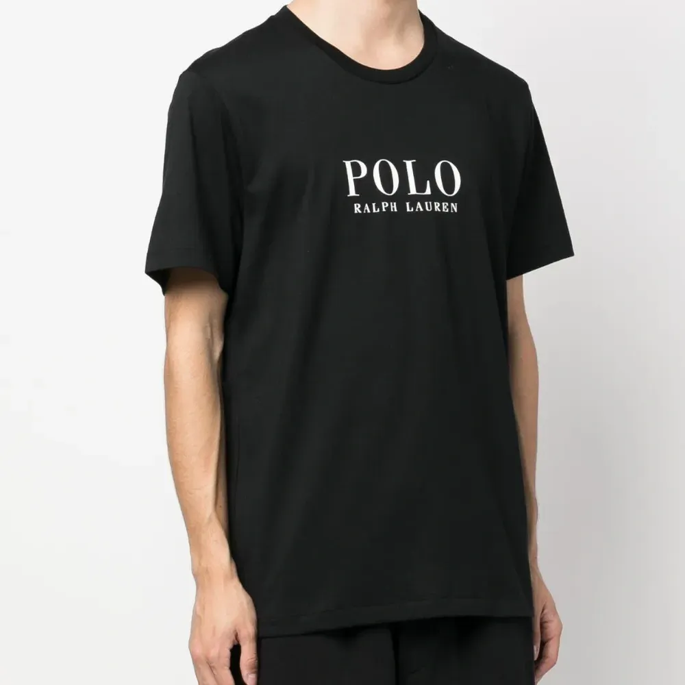 Футболка с логотипом