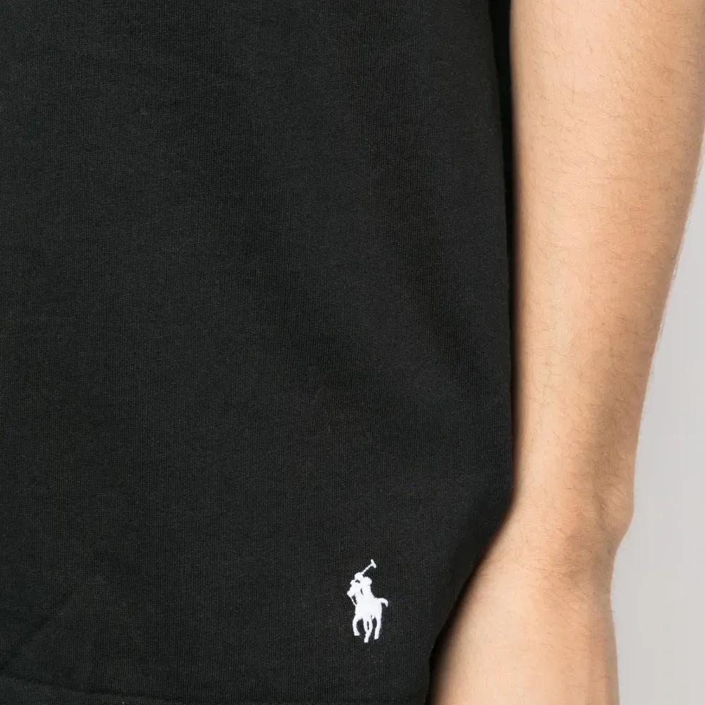 Футболка с логотипом