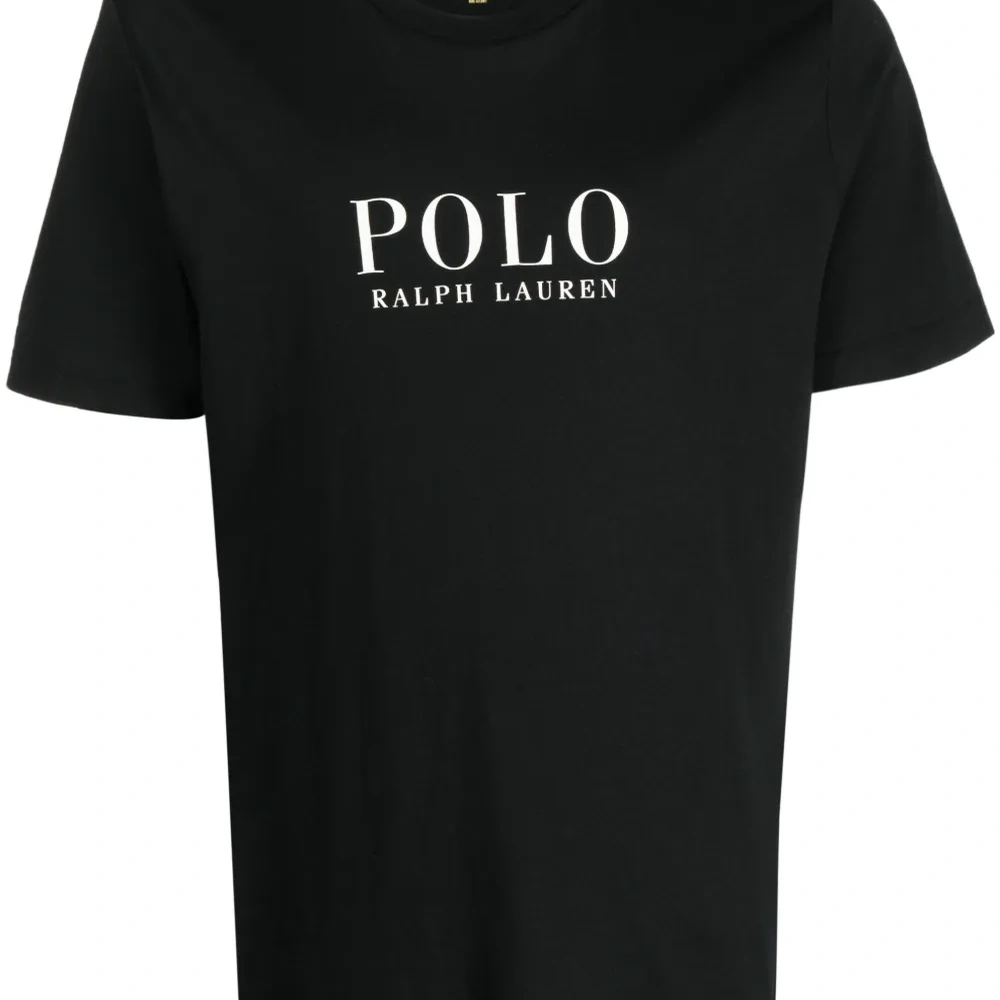 Футболка с логотипом