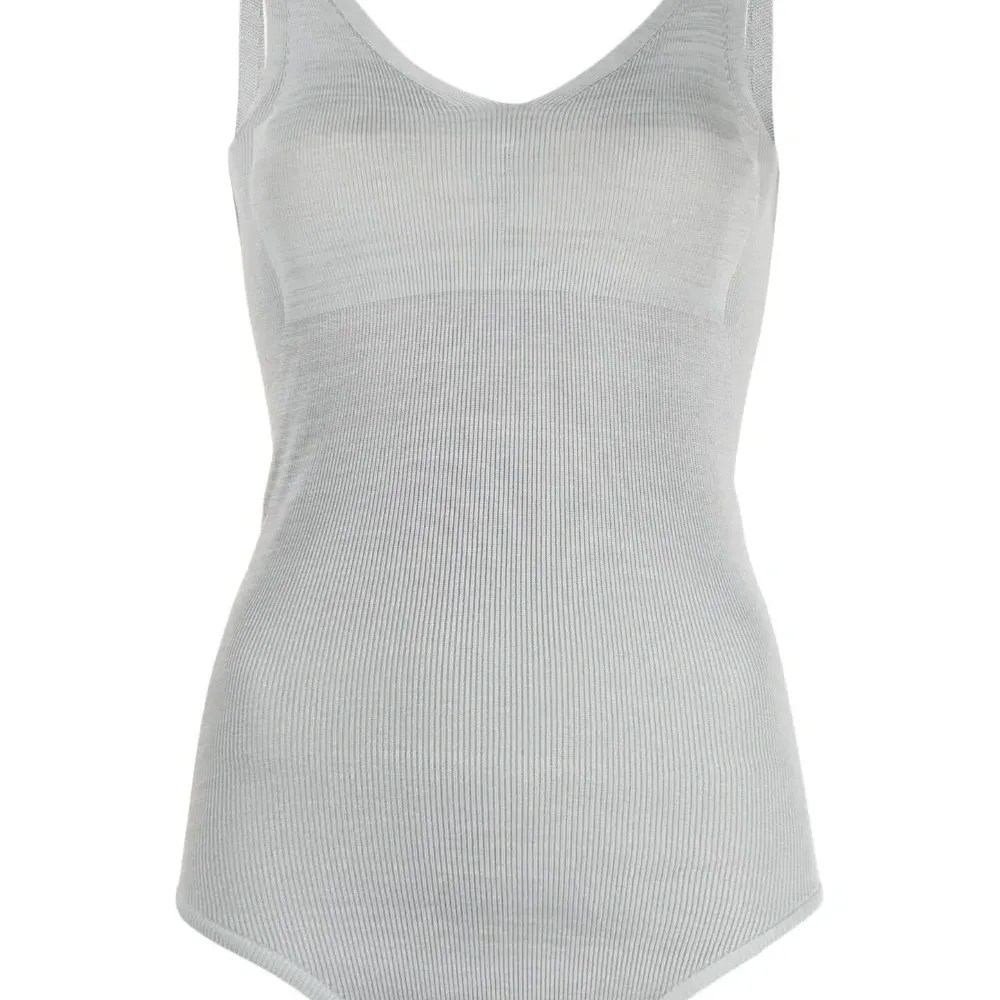 Боди в рубчик с V-образным вырезом