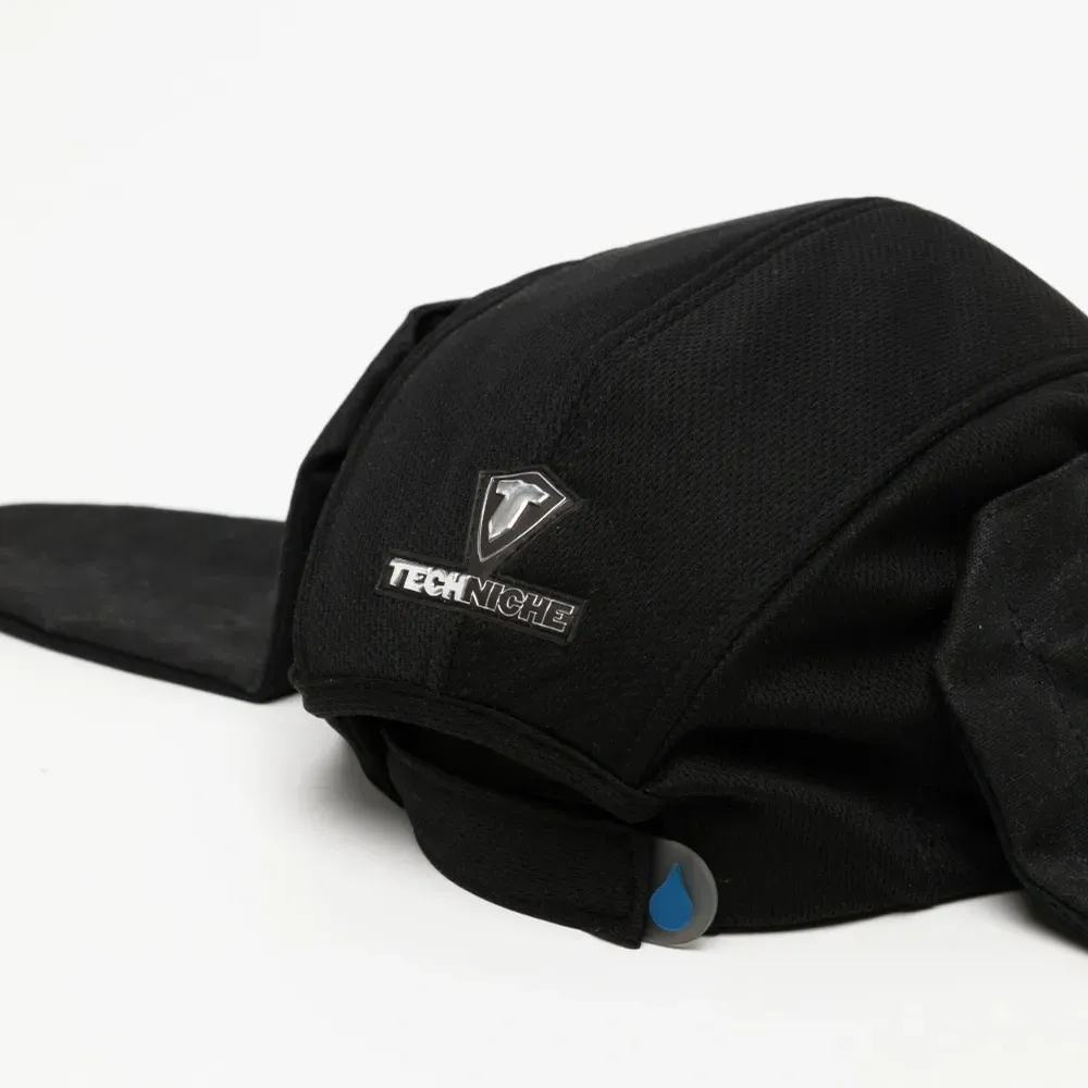 Кепка со вставками