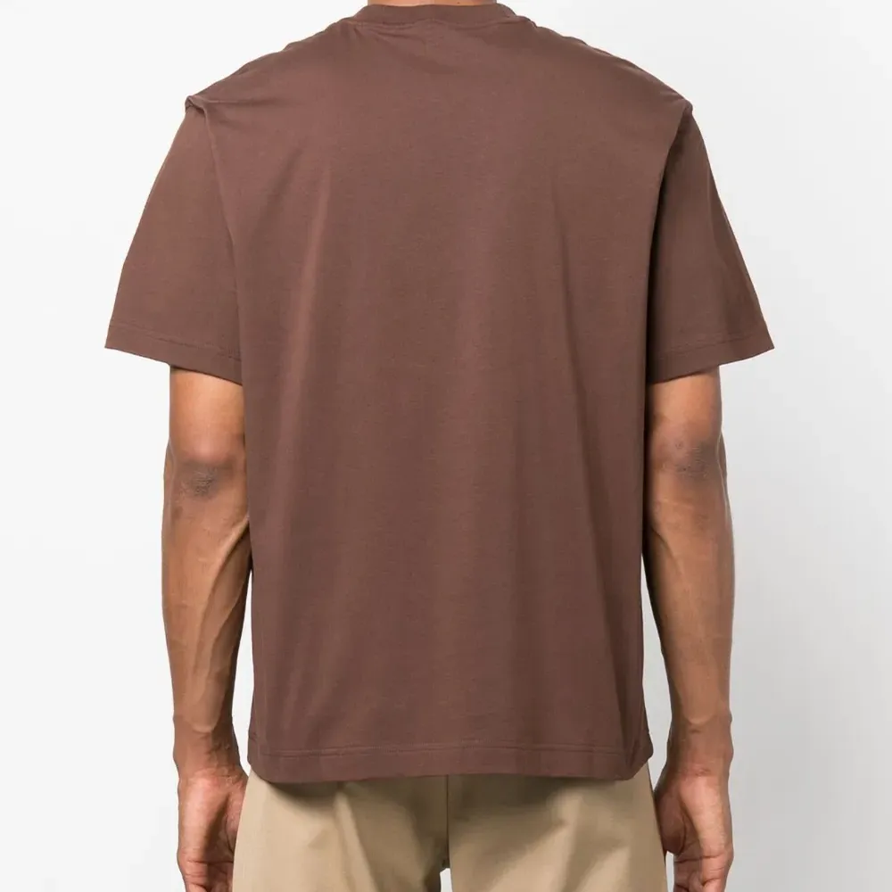 Футболка с логотипом