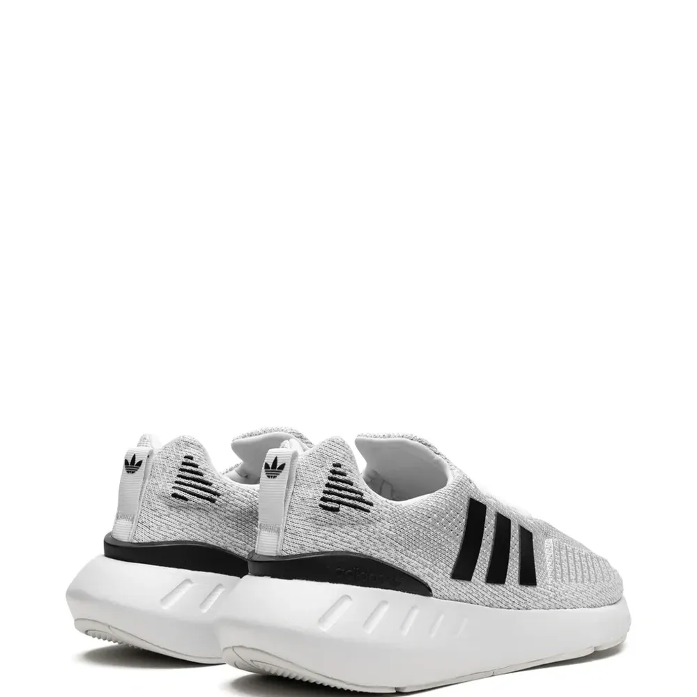 Кроссовки Swift Run 22