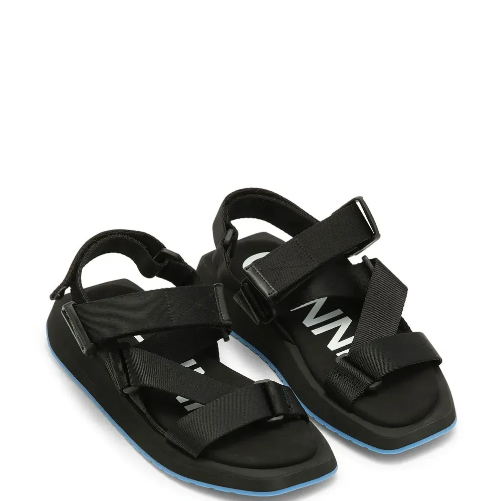 Сандалии с ремешками