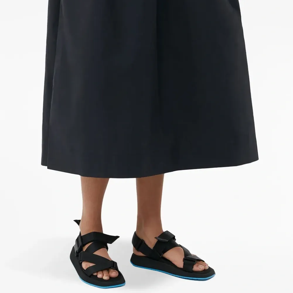 Сандалии с ремешками