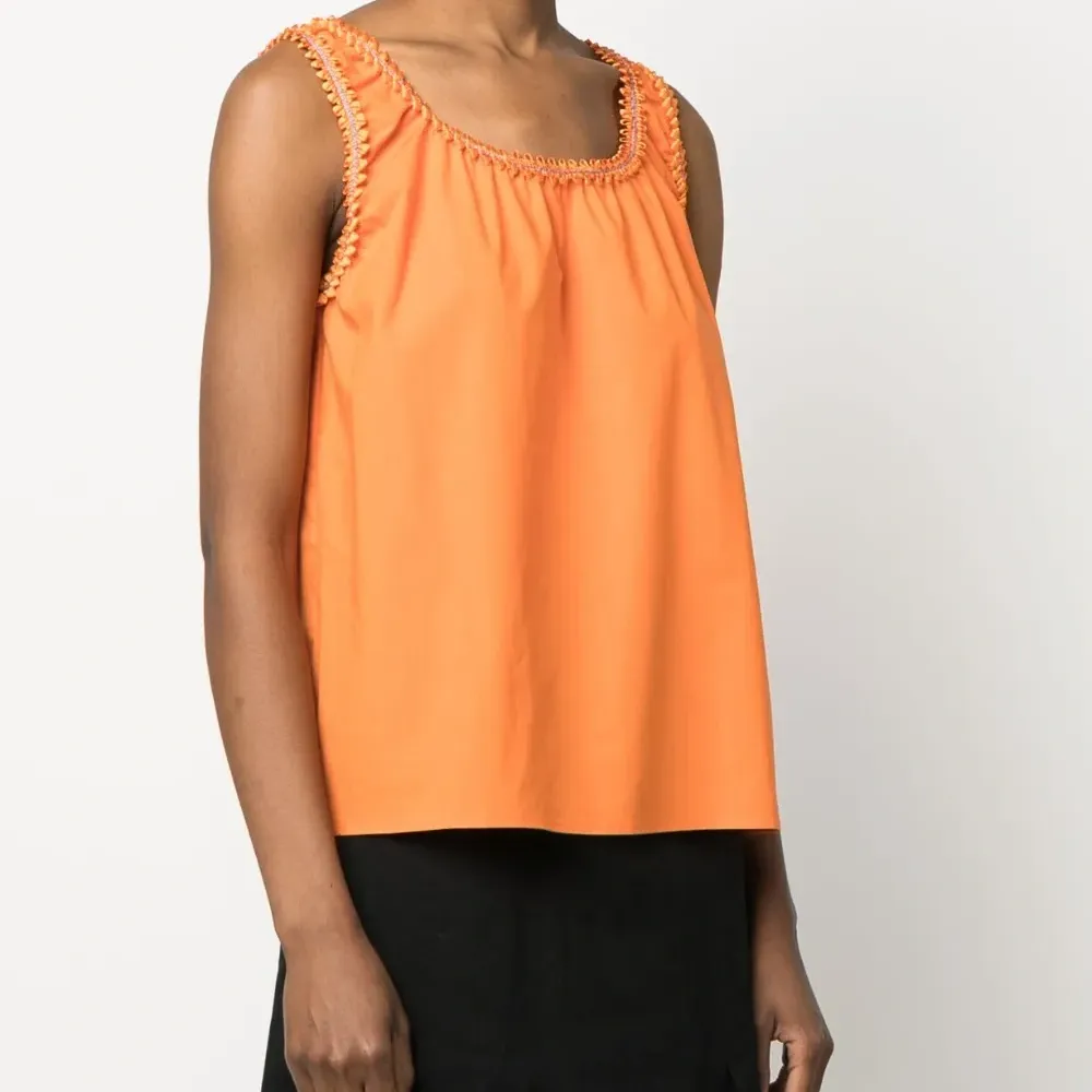 Декорированный топ без рукавов