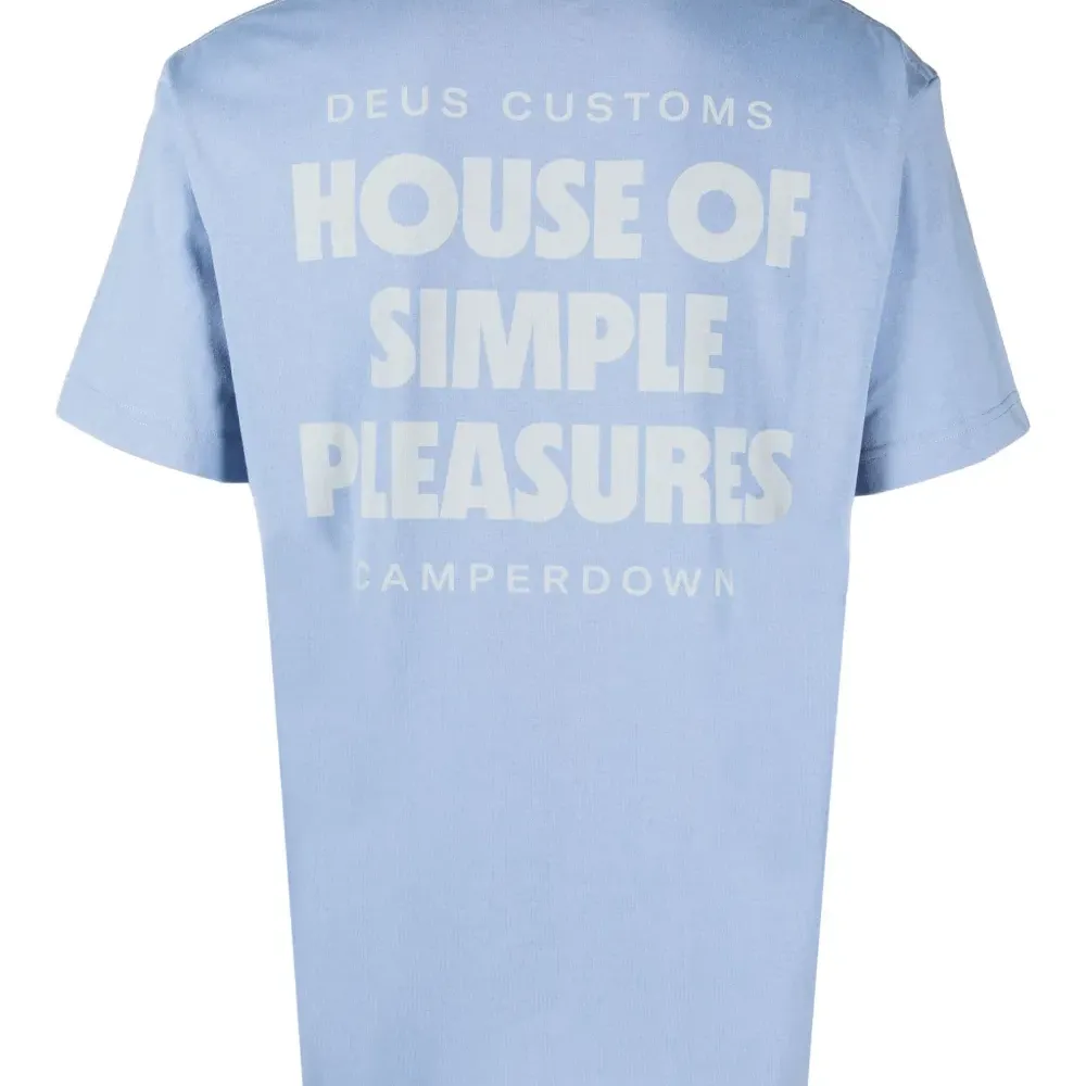 Футболка с логотипом