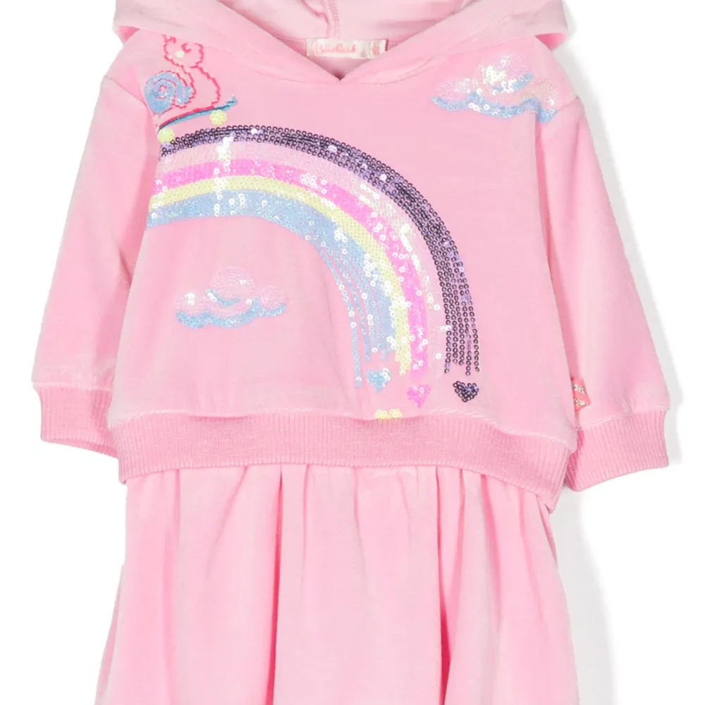 Платье с пайетками и капюшоном