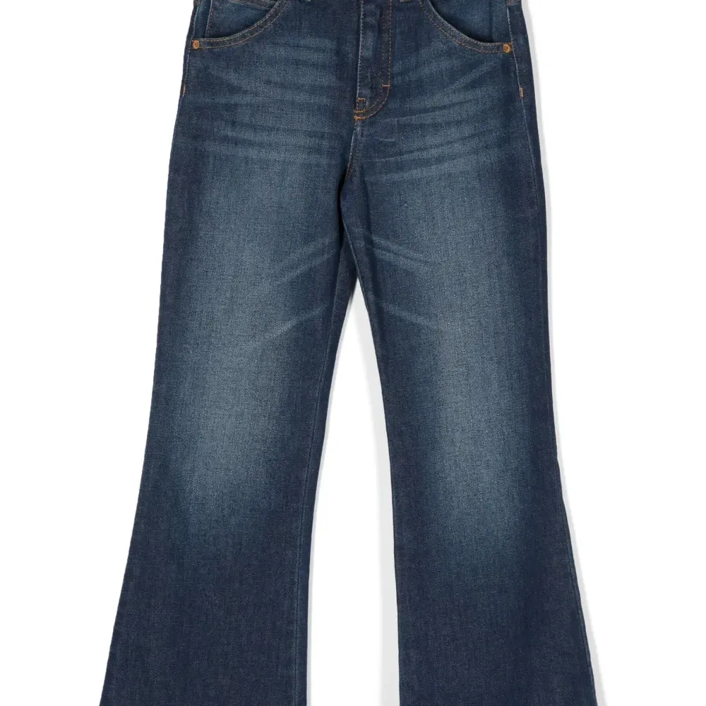 Расклешенные джинсы с вышитым логотипом