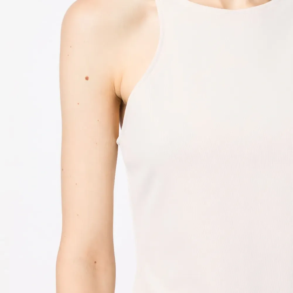 Топ без рукавов