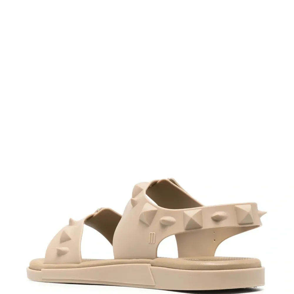 Сандалии с заклепками-шипами