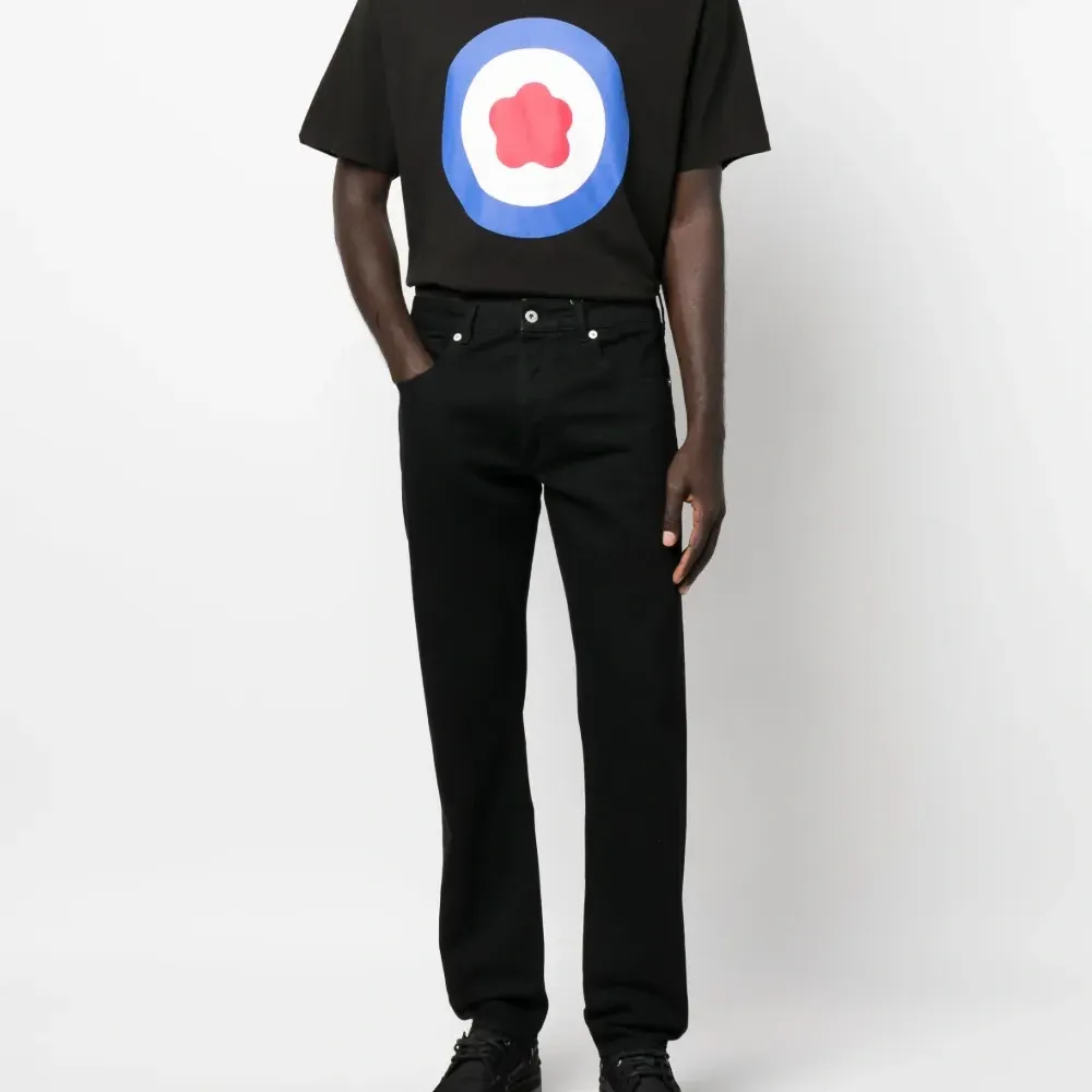 Футболка с логотипом