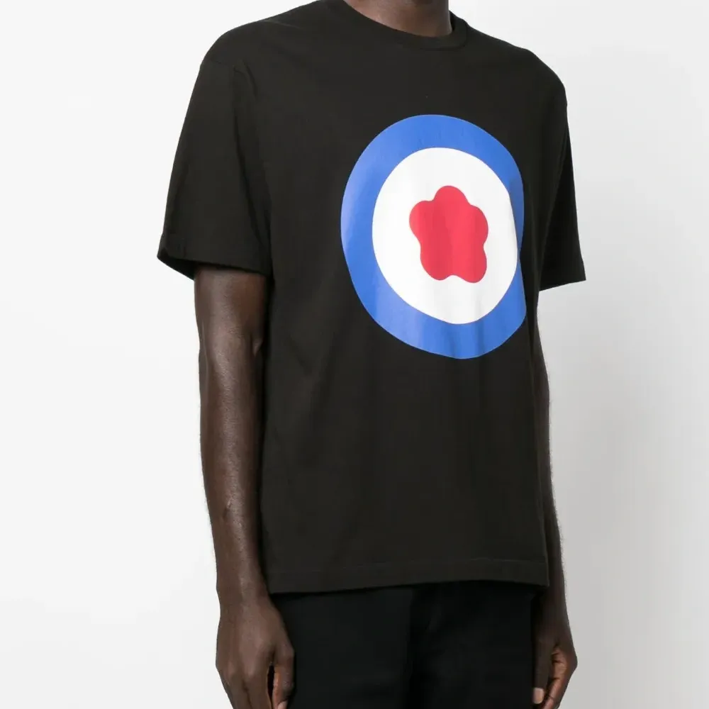 Футболка с логотипом