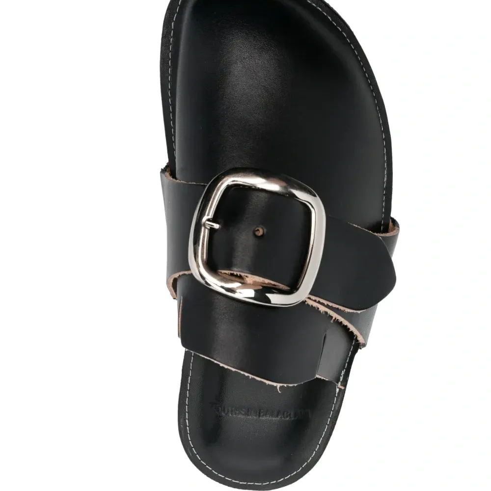 Слиперы с пряжкой